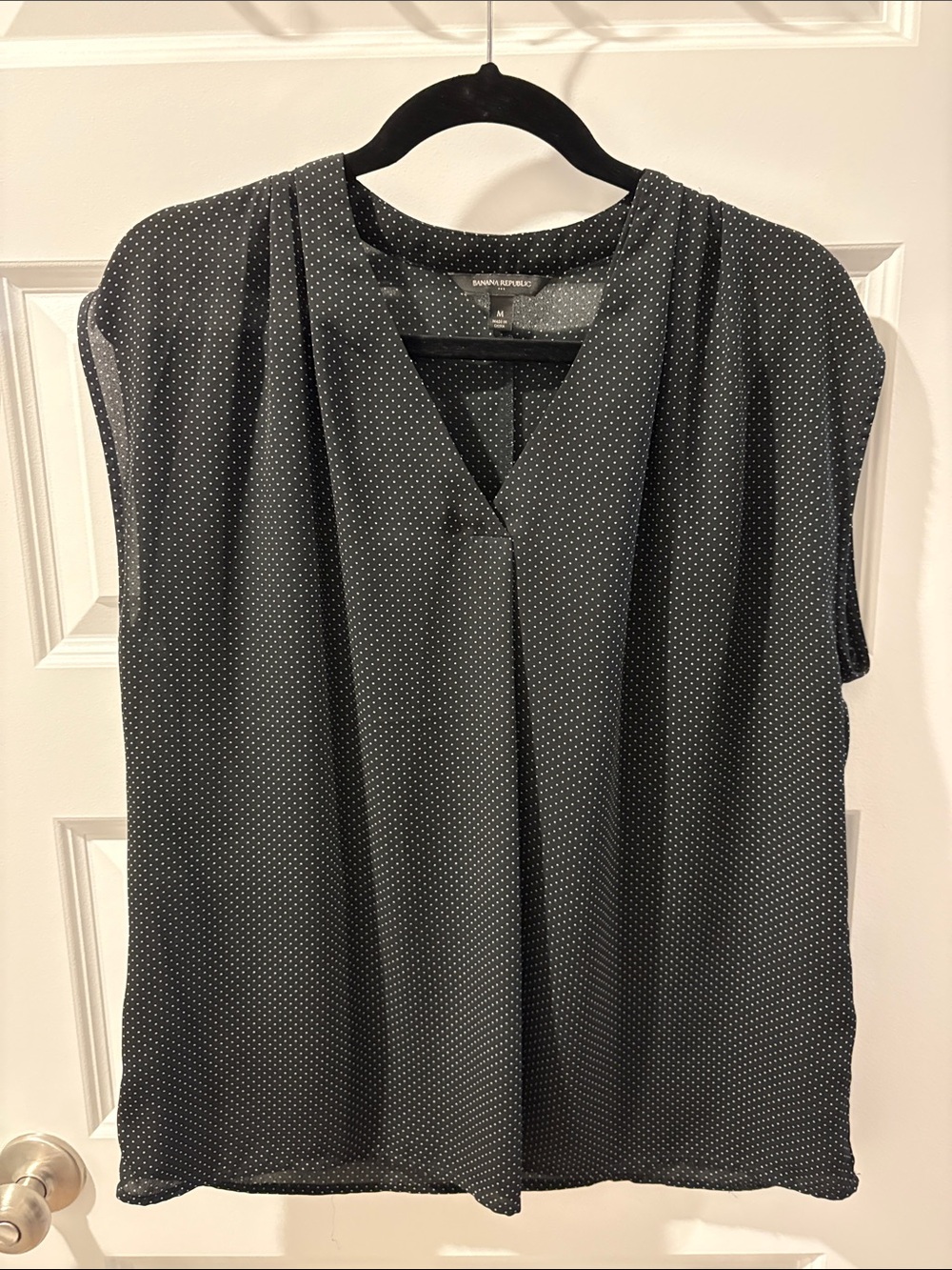 Banana Republic Black Microdot V-Neck Cap Sleeve Blouse